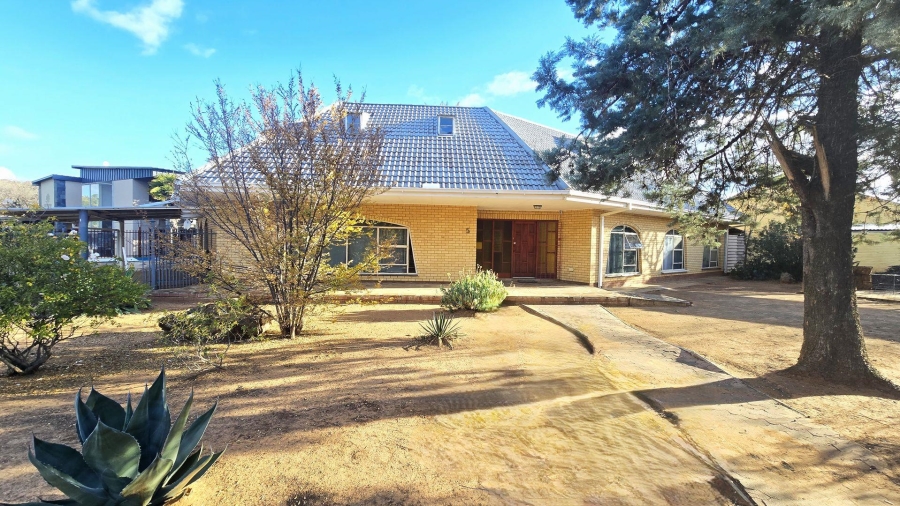 16 Bedroom Property for Sale in Brandwag Free State